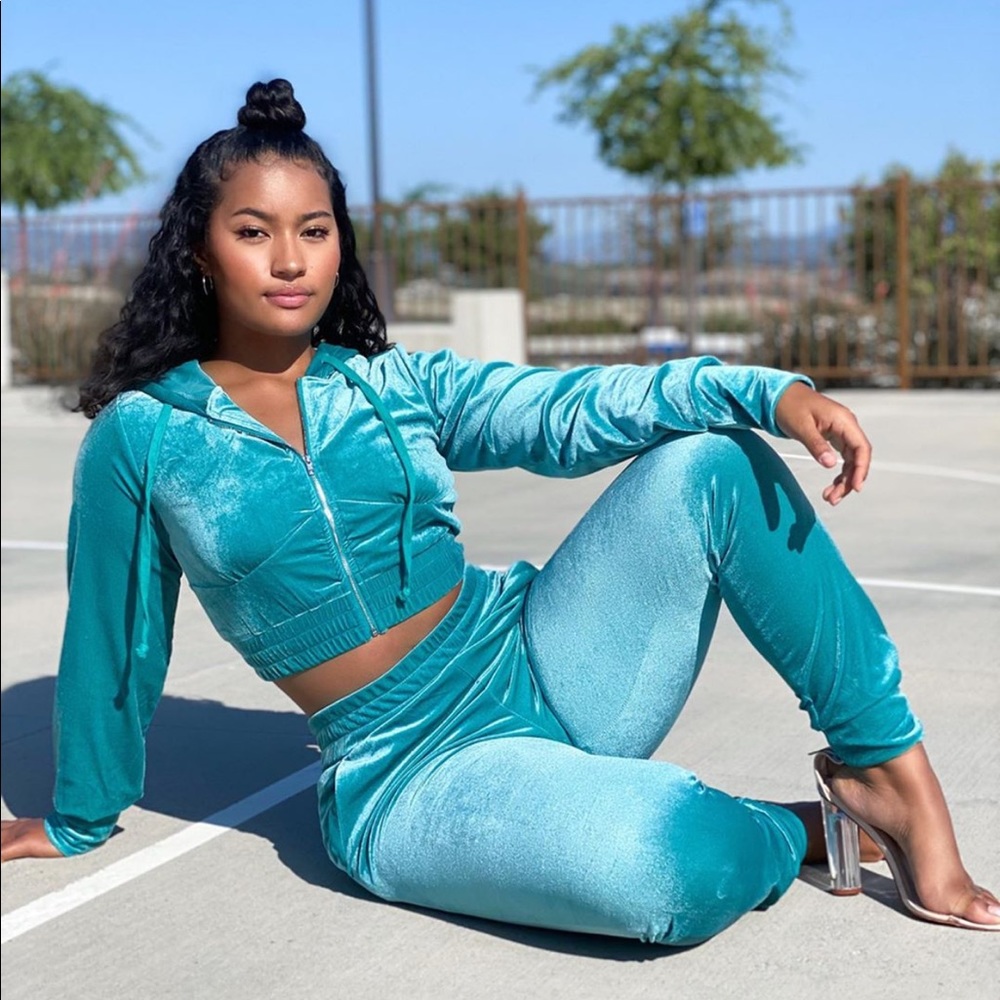 Velvet Jogger Set/Sweatsuit💎